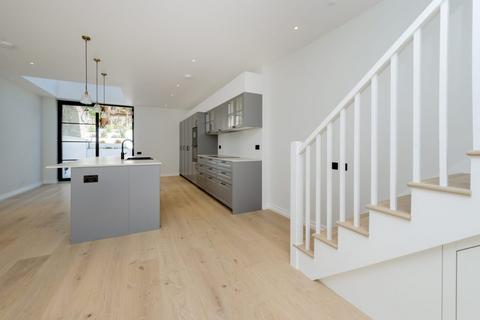 3 bedroom terraced house to rent, Seymour Walk, Chelsea, SW10