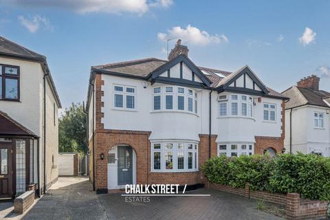 28 Warriner Avenue, Hornchurch, RM12 4LH