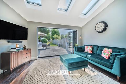 28 Warriner Avenue, Hornchurch, RM12 4LH