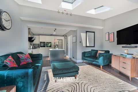28 Warriner Avenue, Hornchurch, RM12 4LH