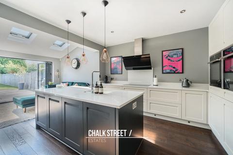 28 Warriner Avenue, Hornchurch, RM12 4LH