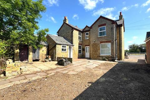 3 bedroom detached house for sale, High Road, Beeston SG19