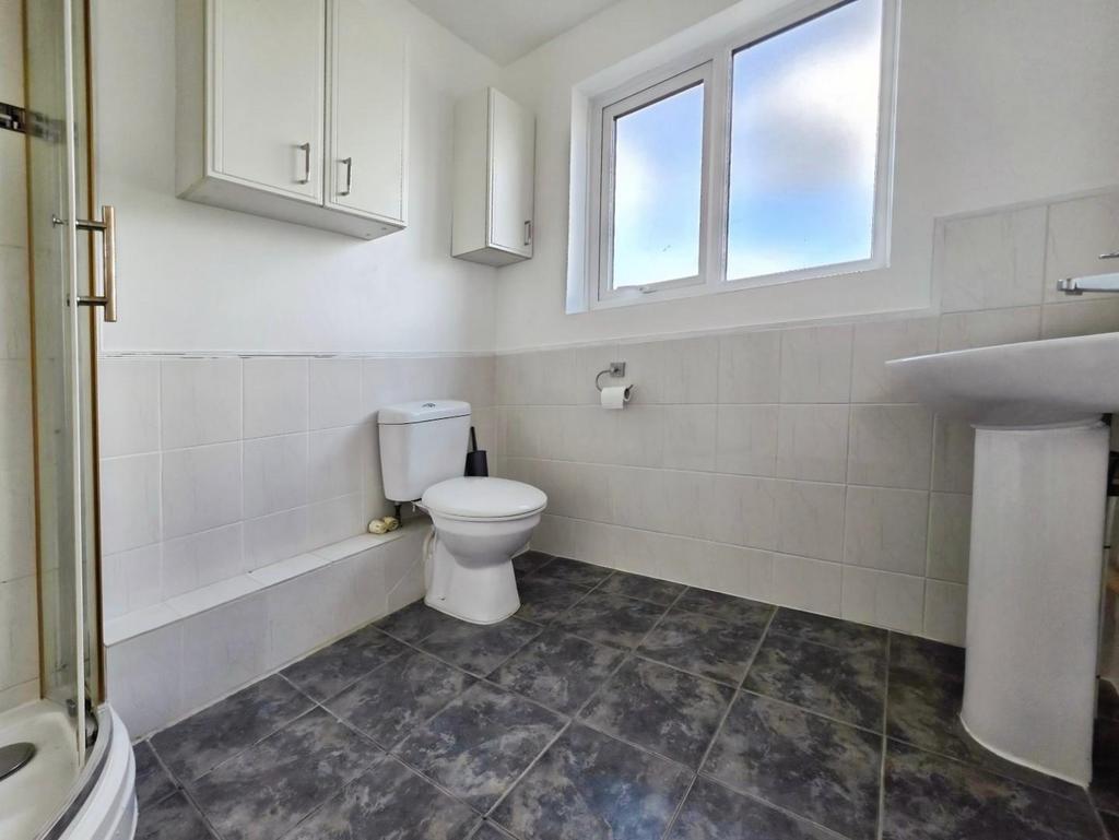 Shower Room.jpg