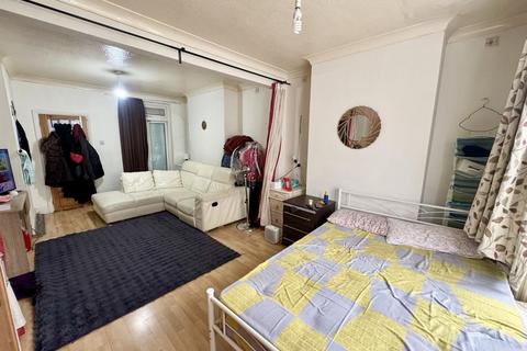 undefined, Windmill Road, Croydon