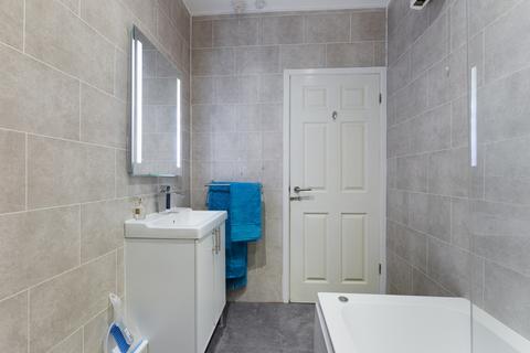 1 bedroom in a house share to rent, Hall Lane, Liverpool L7