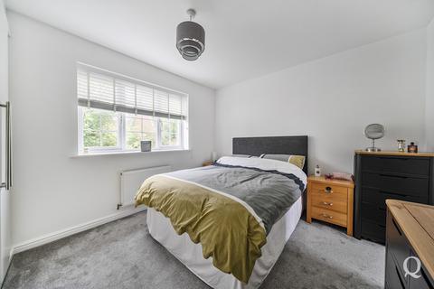 4 bedroom semi-detached house for sale, Honesty Close, Sittingbourne, Kent, ME10