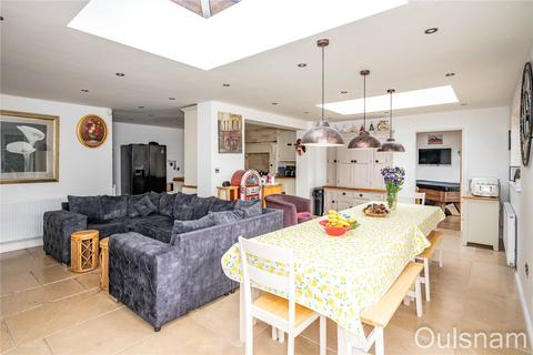 8 Blossom Drive, Bromsgrove, B61 0UF