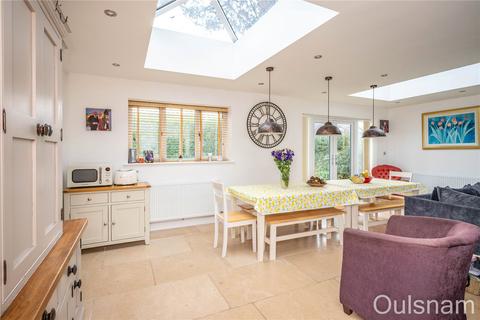 8 Blossom Drive, Bromsgrove, B61 0UF