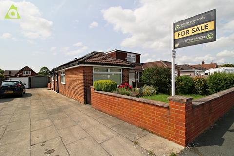 3 bedroom bungalow for sale, Clive Road, Westhoughton, BL5 2HR