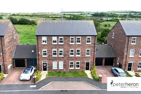 5 bedroom townhouse for sale, Sandpiper View, East Boldon