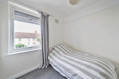 60 Riddons Road, London, SE12 9QT