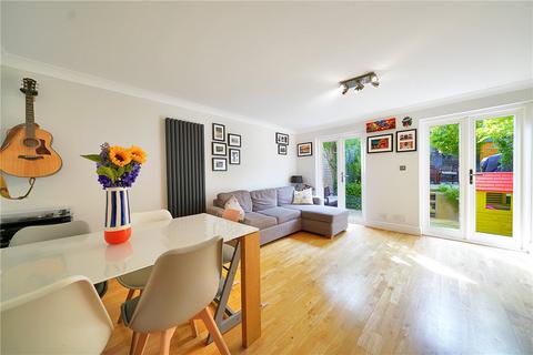 16 Marryat Square, London, SW6 6UA