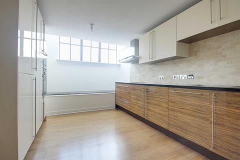 3 bedroom duplex for sale, Ovaltine Court, Kings Langley
