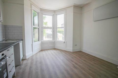 1 bedroom flat to rent, Sunnyside Road, Weston-super-Mare