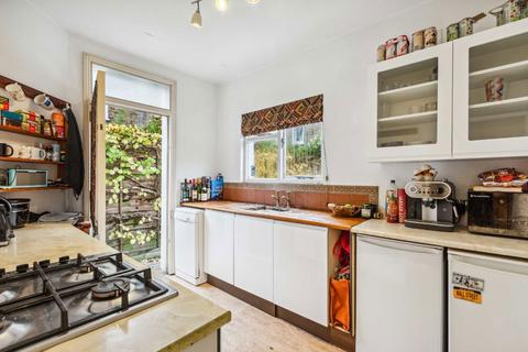 2 bedroom flat to rent, Beira Street, London SW12