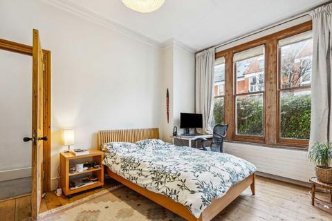 2 bedroom flat to rent, Beira Street, London SW12