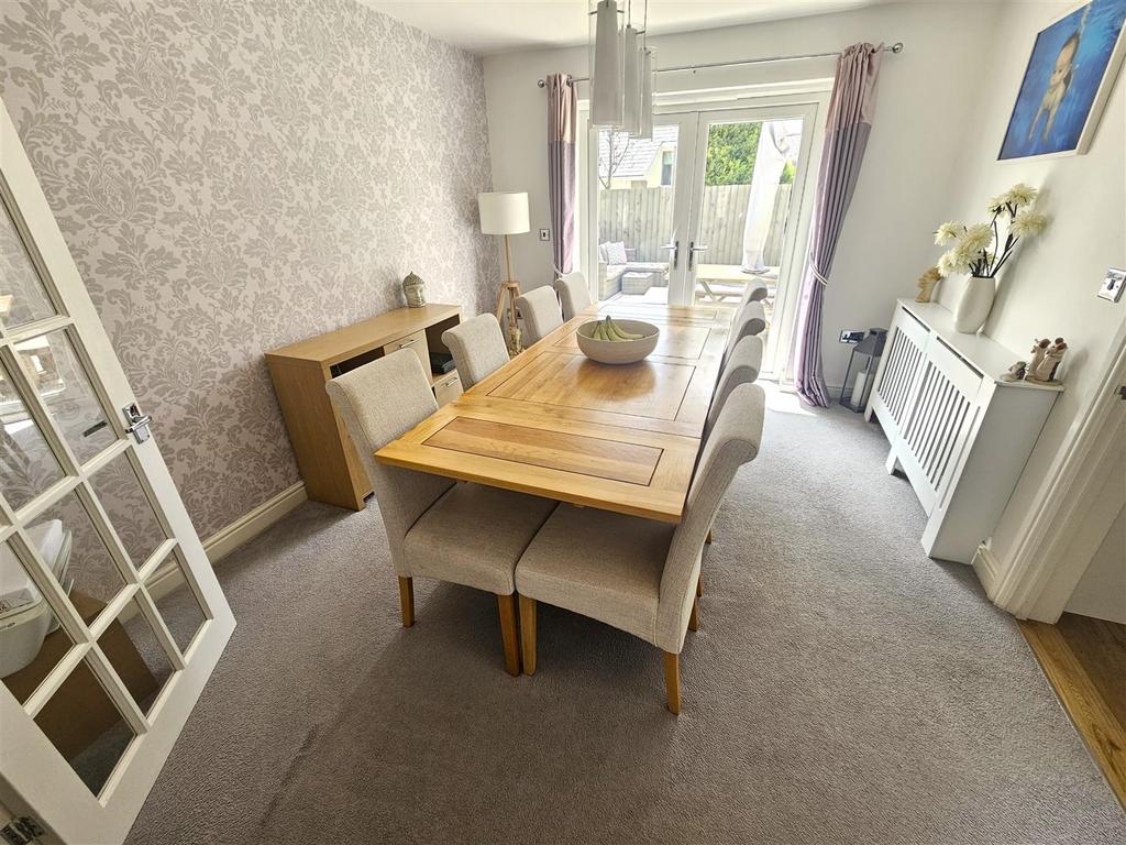 Dining Room.jpg