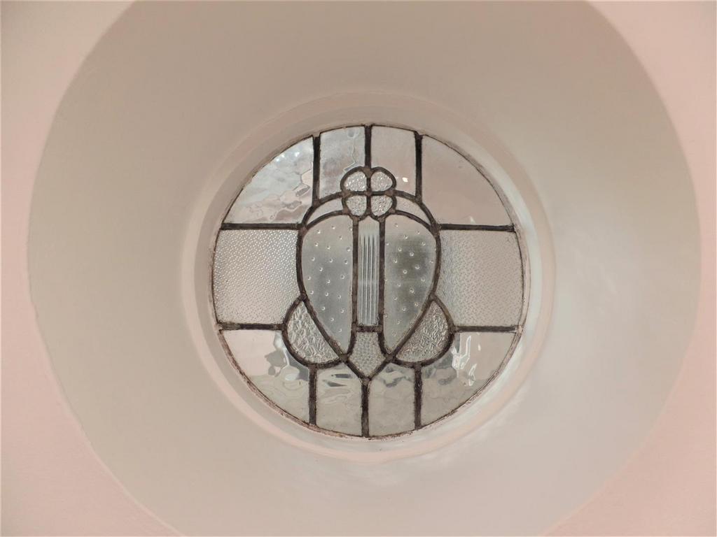 Porthole window.jpg