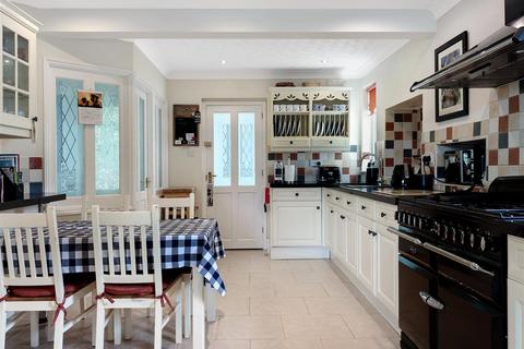 South Hayes Farmhouse Acland Road, Landkey, Barnstaple, EX32 0LB
