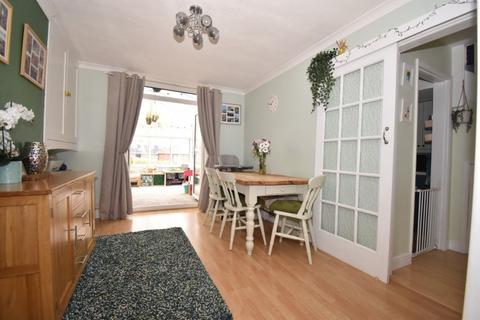 185 Briar Crescent, Exeter, EX2 6DT
