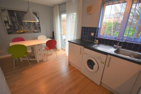 undefined, Warde Street, Hulme, Mancheter. M15 5TG