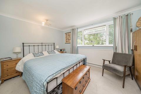 undefined, Kenton Avenue, Sunbury-On-Thames TW16