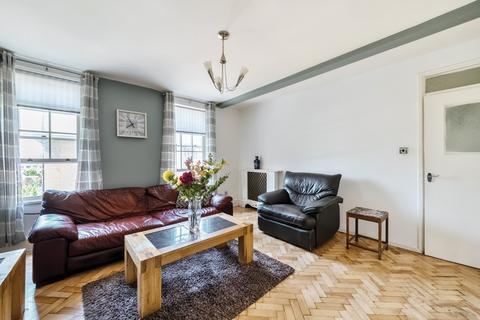 3 bedroom flat for sale, Bourne Estate, Portpool Lane, London, EC1N