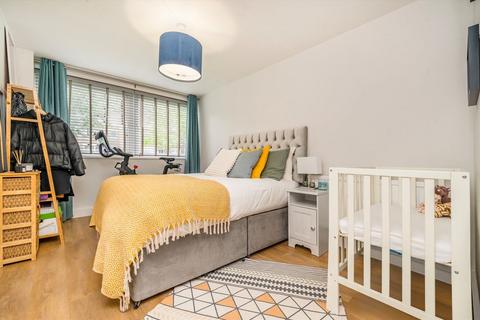16, Otho Court Augustus Close, Brentford, TW8 8PX