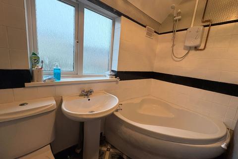3 bedroom end of terrace house for sale, Lincoln Road, Skegness, Lincolnshire, PE25 2EA
