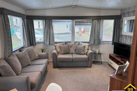 2 bedroom park home to rent, Hanford Nature Holiday Park, Harwich, Essex, CO12