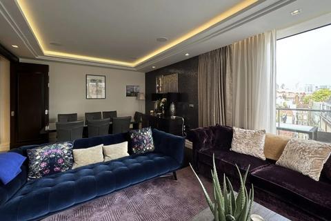 3 bedroom flat to rent, Strand, London WC2R