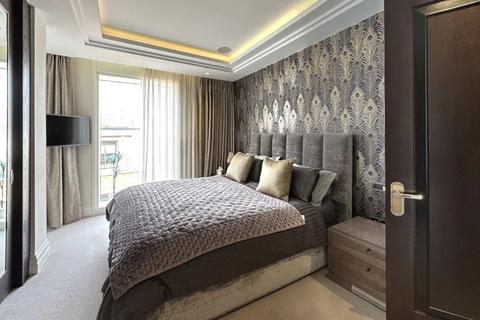3 bedroom flat to rent, Strand, London WC2R