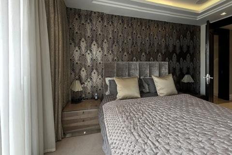 3 bedroom flat to rent, Strand, London WC2R