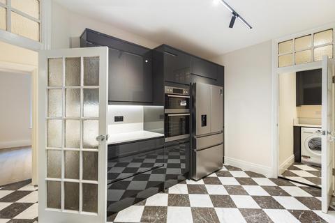 4 bedroom flat for sale, Warwick Gardens, London, W14.