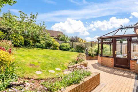 16 Lantern Close, Berkeley, GL13 9DE