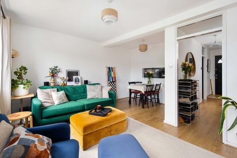 3 bedroom maisonette for sale, Norton House, Roman Road, Bethnal Green, London, E2