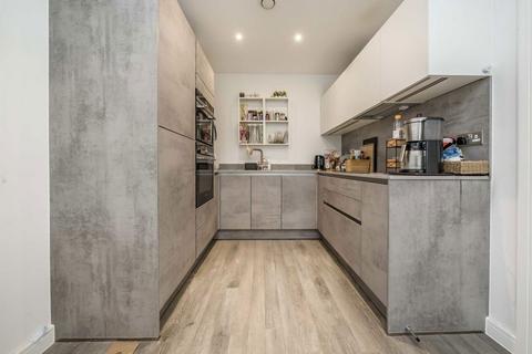 1 bedroom flat for sale, Corbet Gardens, London W3