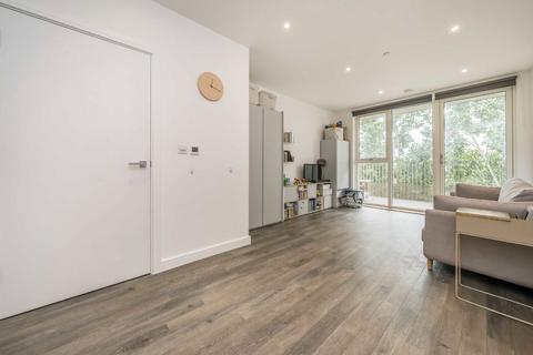1 bedroom flat for sale, Corbet Gardens, London W3