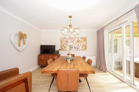 5 bedroom detached house for sale, Beaulieu Gardens, St Leonards-on-sea