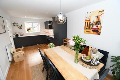 undefined, Honeysuckle Lane, Warwick
