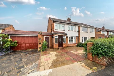 16 Aston Mead, Windsor, SL4 5PW