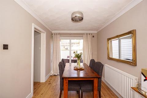 3 bedroom end of terrace house for sale, Freshwater Avenue, Hastings