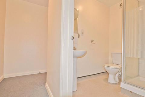 Studio to rent, Hornsey Road, Holloway, London, N7