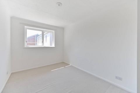13 Maplehurst Close, Kingston Upon Thames, KT1 2HD