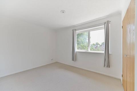 13 Maplehurst Close, Kingston Upon Thames, KT1 2HD
