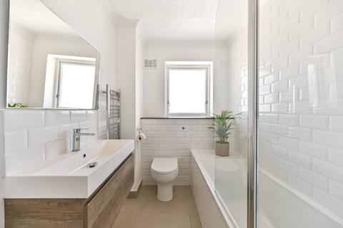 13 Maplehurst Close, Kingston Upon Thames, KT1 2HD