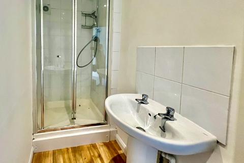 14 Barnhill, Pinner, HA5 2SX