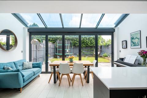 7 Sycamore Walk, Reigate, RH2 7LR