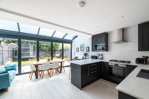 7 Sycamore Walk, Reigate, RH2 7LR
