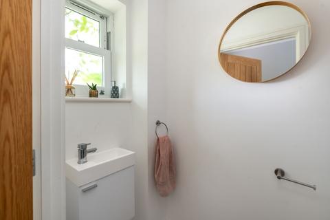 7 Sycamore Walk, Reigate, RH2 7LR